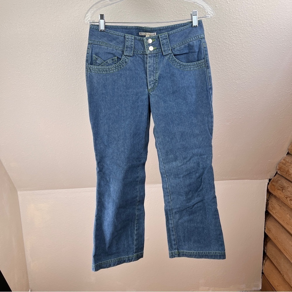 NANETTE LAPORE FLARE JEANS. Size 2. 2” Waistband w/2 Buttons. Belt loops